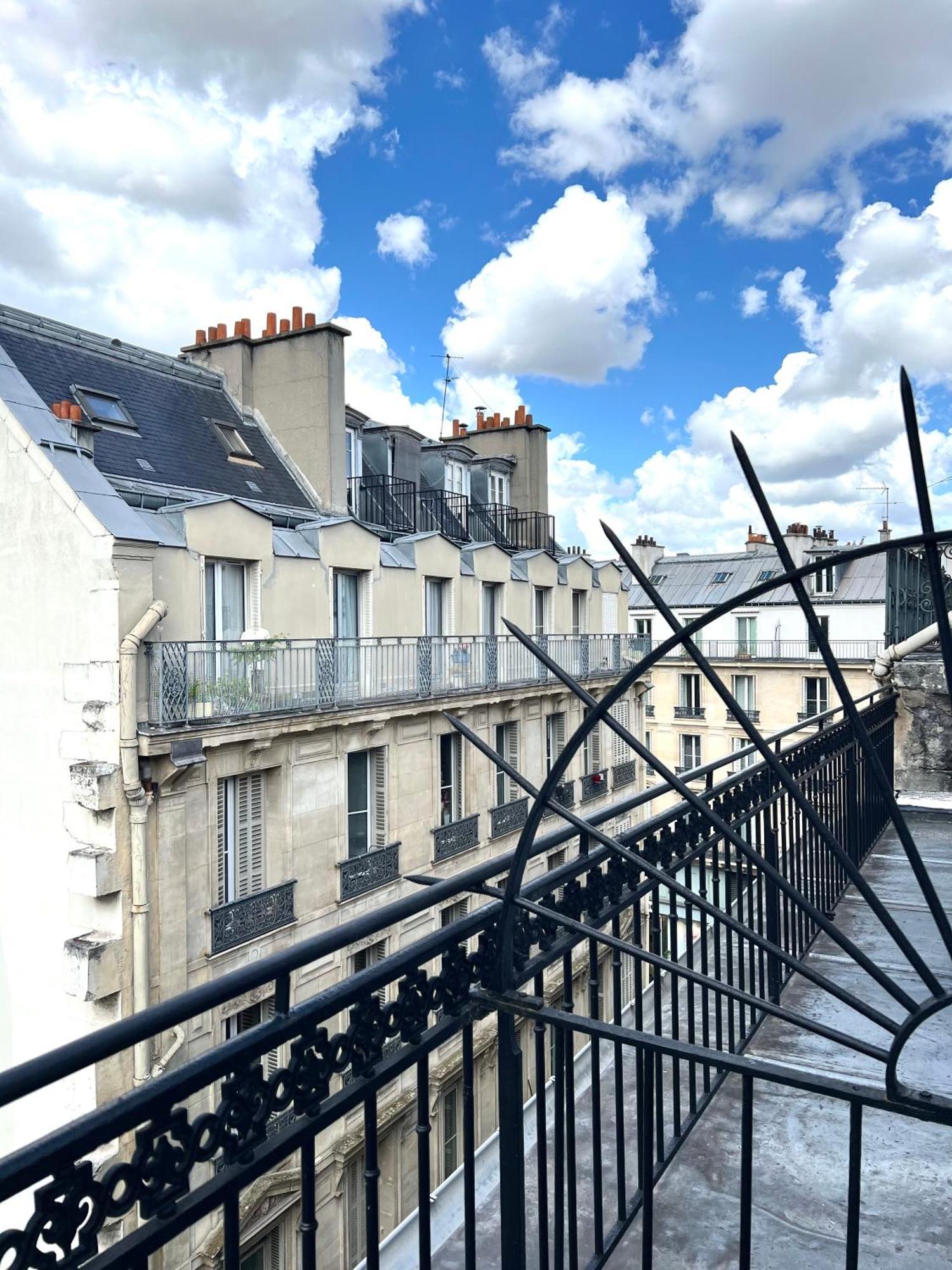 Hotel Central Saint Germain Paris Exterior photo