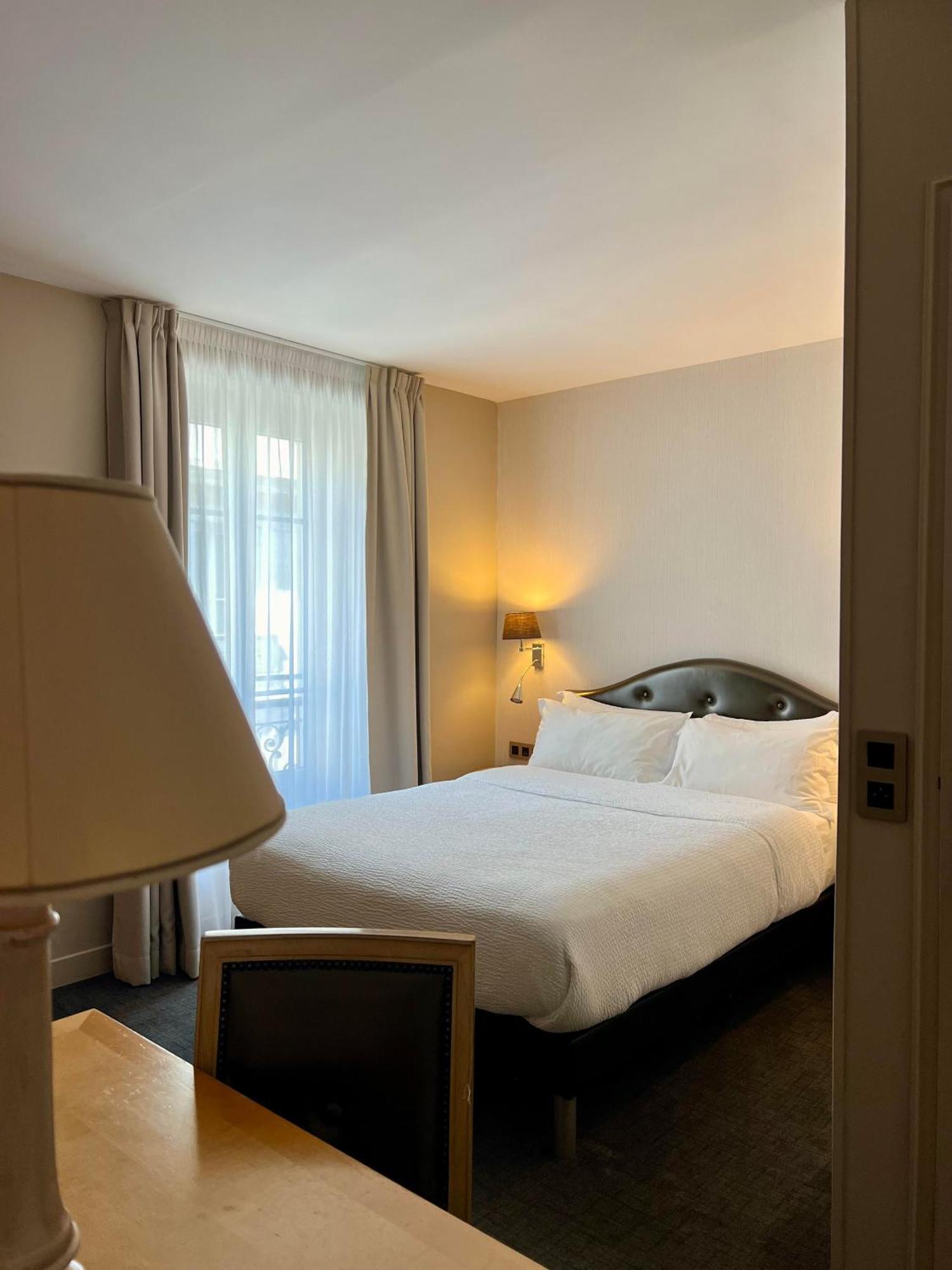 Hotel Central Saint Germain Paris Room photo